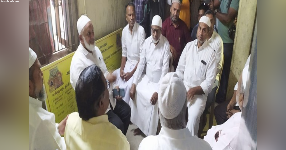 Muslim Jamath leaders visit Sangameswarar temple near Coimbatore blast site